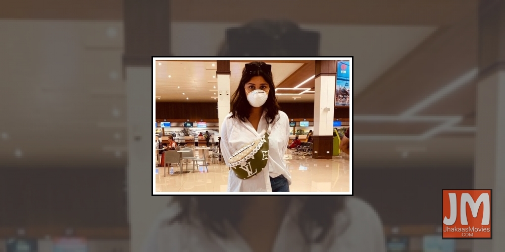 Actress Parineeti Chopra has uploaded an airport pic on Instagram where she can be seen wearing a white mask to protect herself from coronavirus.