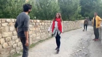 A video of Bollywood actor Kartik Aaryan