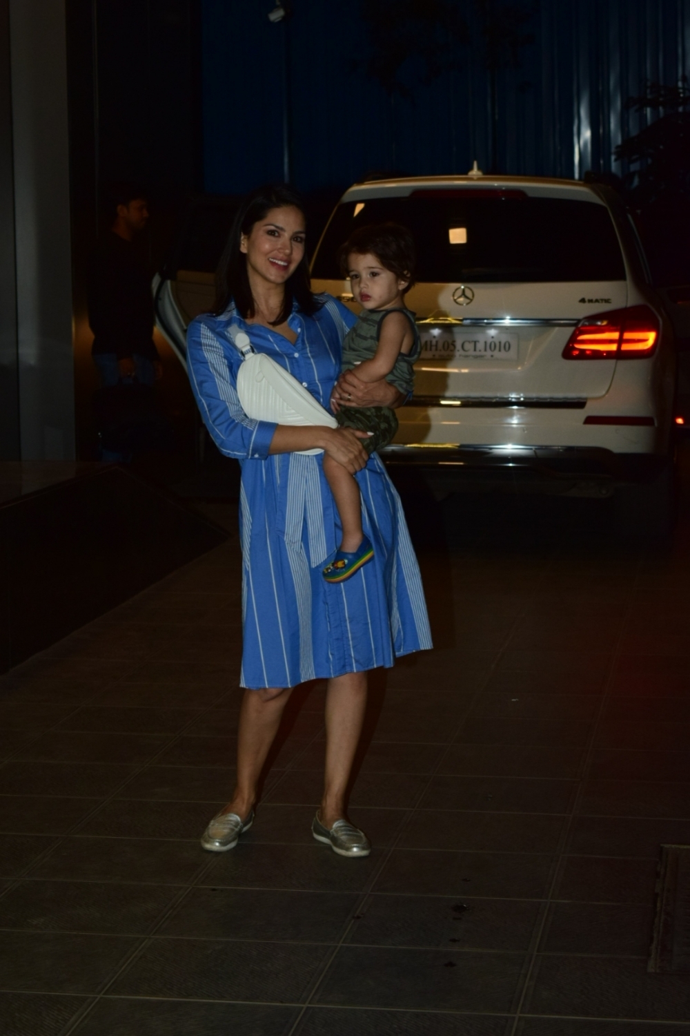 Mumbai: Actress Sunny Leone spotted at Juhu in Mumbai on Mar 04, 2020. (Photo: IANS)