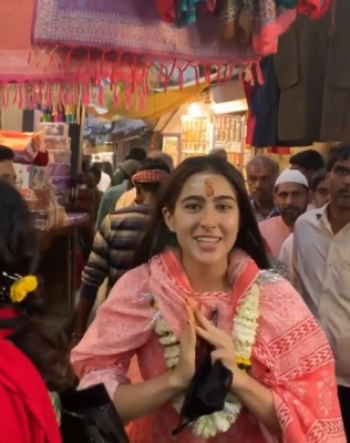 Netizens are shocked to see actress Sara Ali Khan attending Ganga arti and walking in crowded streets of Varanasi despite coronavirus pandemic. Sara on Monday took to Instagram and posted a video in which she is seen  giving a short tour of one of the crowded streets of Varanasi.