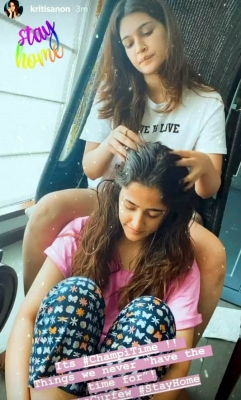 Janata Curfew amid COVID-19 outbreak on Sunday gave actress Kriti Sanon a lot of time to spend with family. She made the best use of her time at home, and she particularly seemed to enjoy giving some good old 