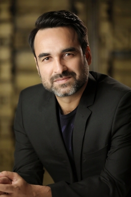 Mumbai, April 3 (IANS) Amid the 21-day COVID-19 lockdown in the country, actor Pankaj Tripathi is getting time to see the sunset, and has urged people to take up creative hobbies and enjoy this time while it lasts.