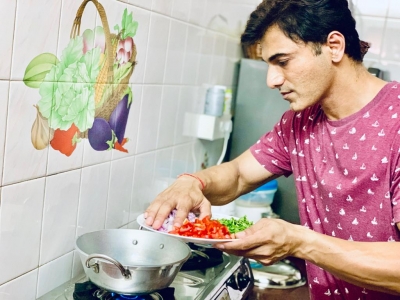 Lockdown diaries: Siddhaanth Vir Surryavanshi turns personal chef for wife, kids.