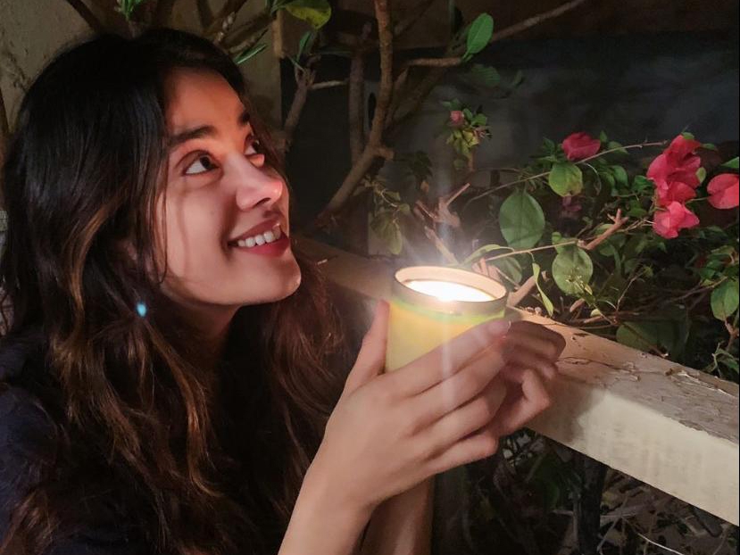 B-Town switches off and lights up to thank Corona Warriors.