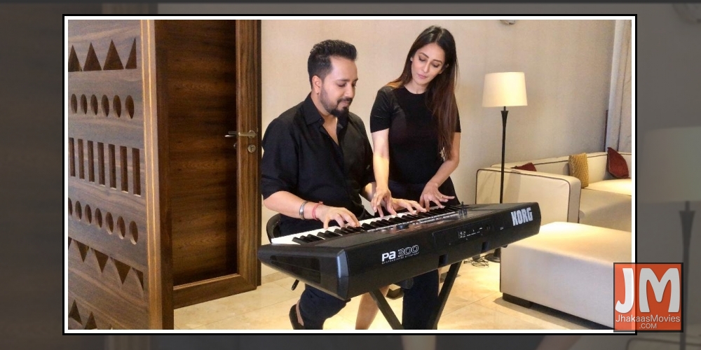 Mika Singh records song with next-door neighbour Chahatt Khanna.