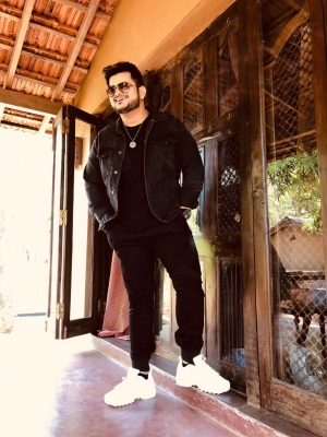 Vishal Mishra sings about past love experience with Ali Fazal, Surbhi in music video