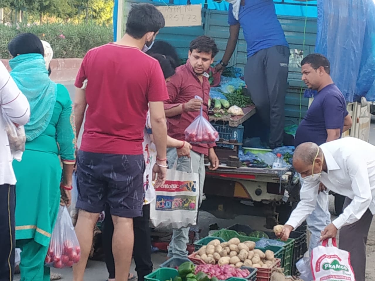 People seen panic buying in Noida after Yogi Adityanath government's decision to 'firmly implement' the lockdown and 'completely seal' the hotspots in 15 districts of Uttar Pradesh that have emerged as Corona hotspots, on Wednesday.