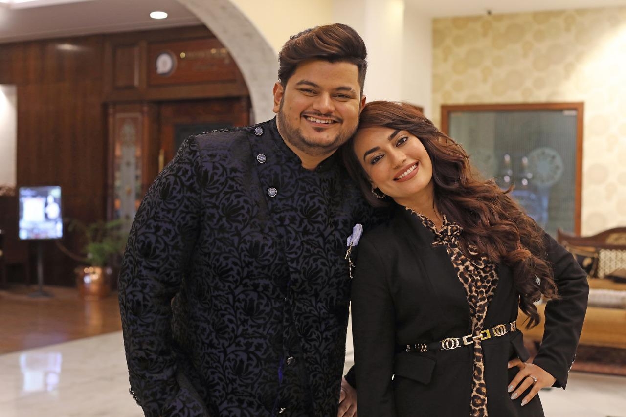 Vishal Mishra sings about past love experience with Ali Fazal, Surbhi in music video