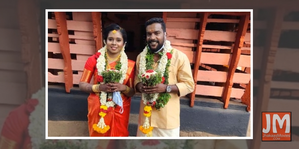 Manikandan Achari with his wife Anjali.