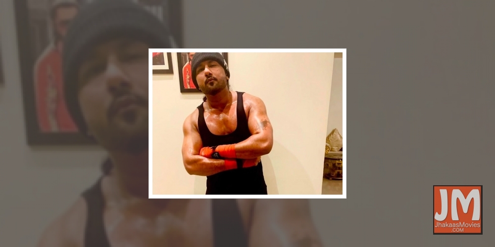 Lockdown diaries: Yo Yo Honey Singh works at a muscular toned look.