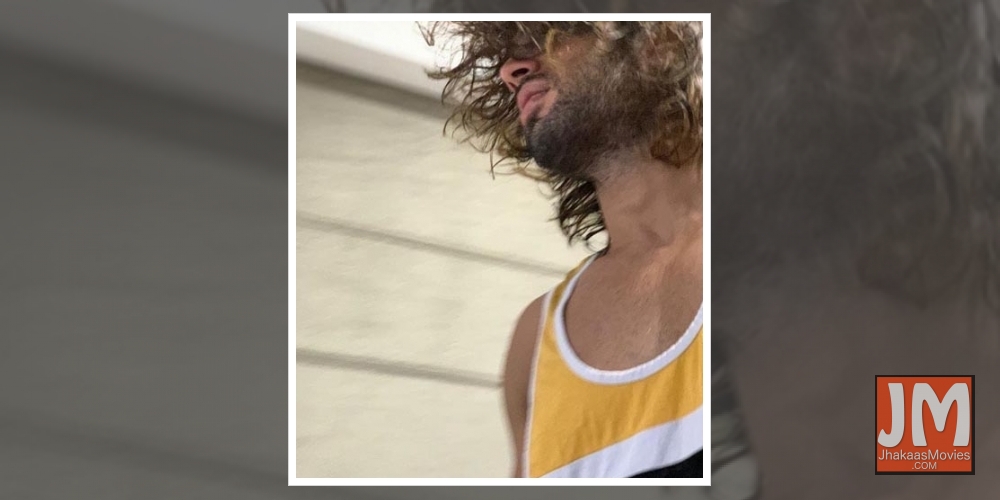 Vijay Deverakonda is a 'hot mess' in new pic.