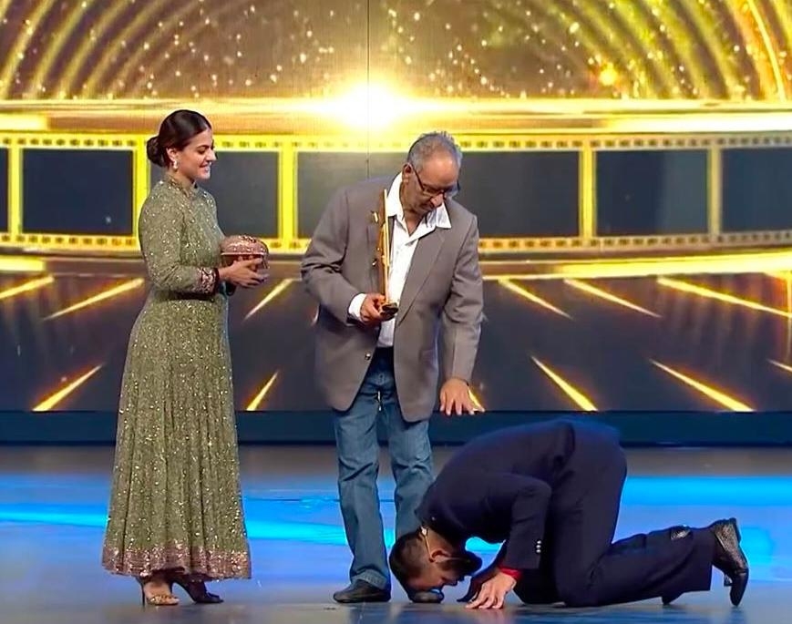 Ajay Devgn remembers his father Veeru Devgan on 1st death anniversary.