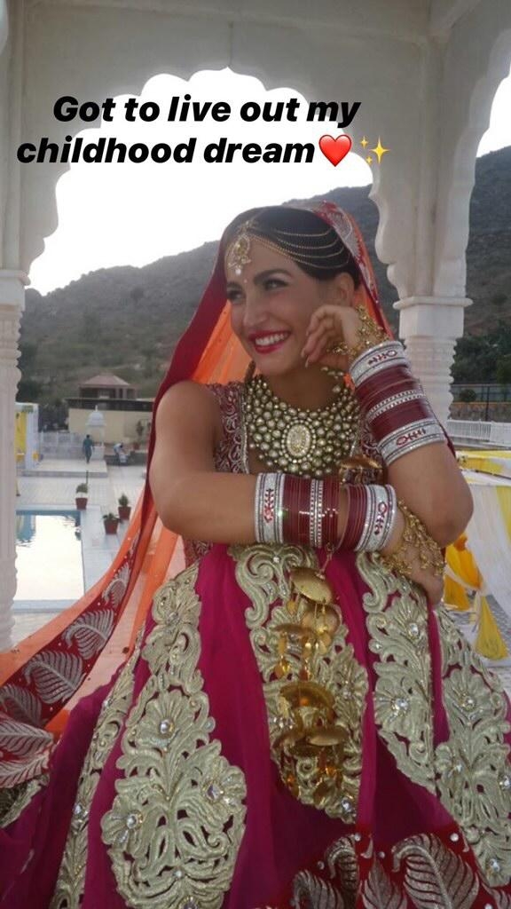 Elli AvrRam's life in Instagram pictures!.