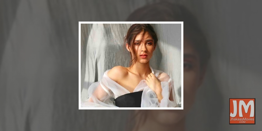 Hrithik is 'proud' of cousin Pashmina ahead of her B'wood debut.