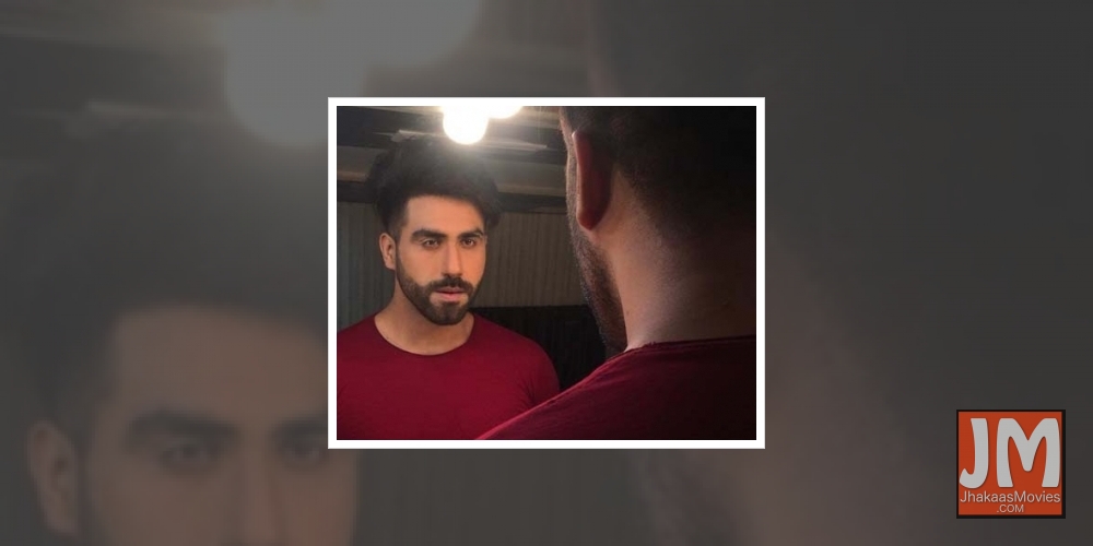 Anuj Kohli distributes masks, sanitisers to underprivileged in Capital.