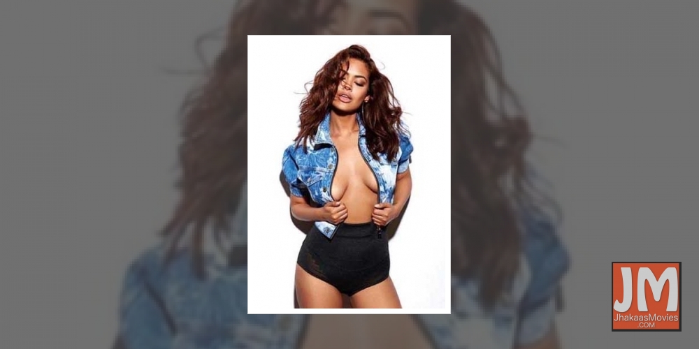 Esha Gupta's sizzling comeback on Instagram.