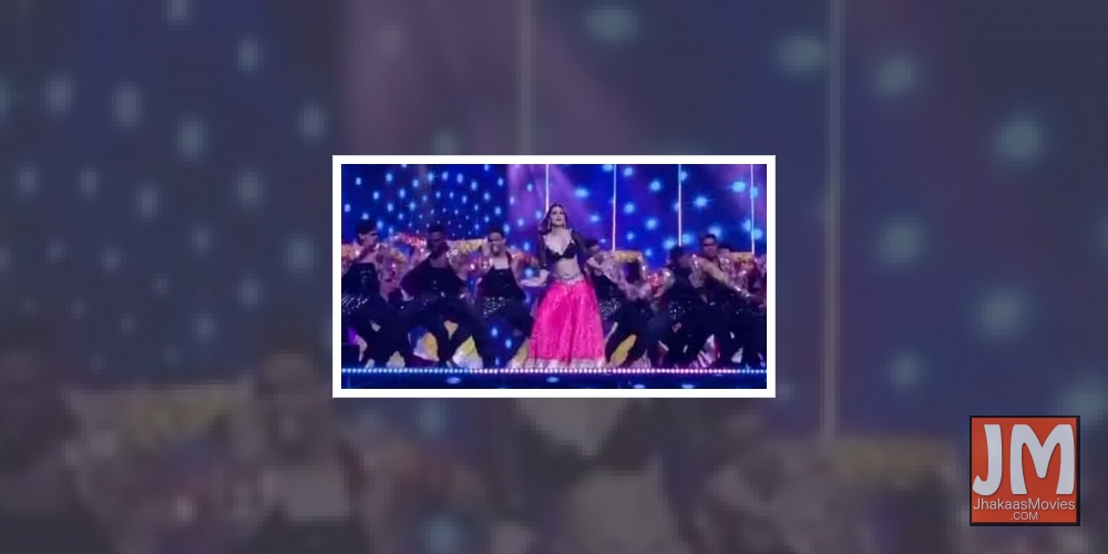 Kriti Sanon: Miss performing on stage.