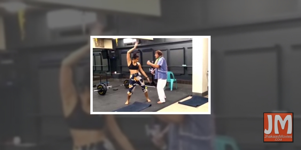 Ranjeet grooves to 'Mehbooba mehbooba', Tiger Shroff is amazed.