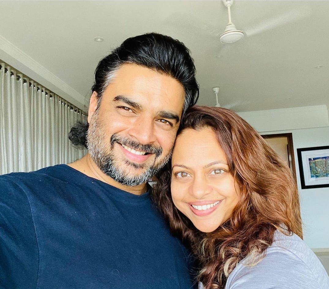Madhavan dedicates a post to his wife on anniversary.