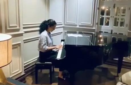 Here's why Kangana Ranaut started playing the piano.