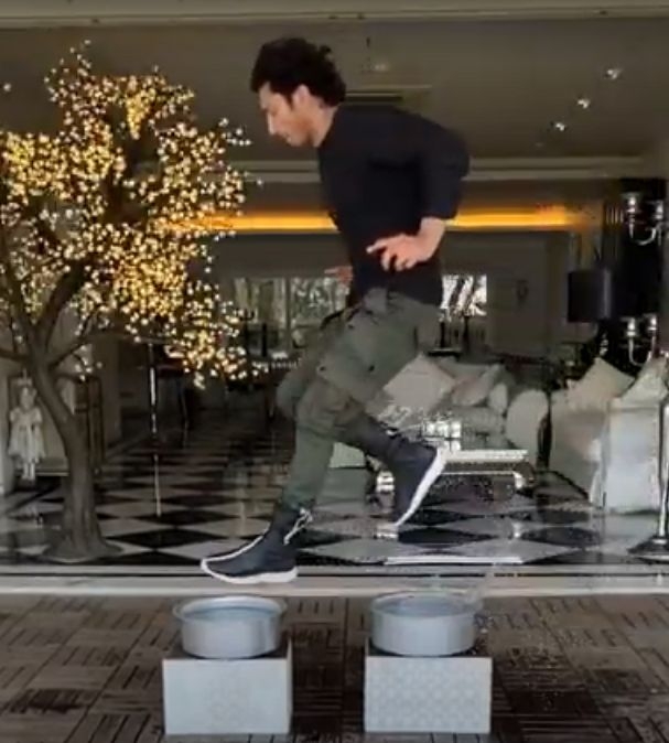 Vidyut Jammwal 'walks on water'.