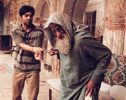 Ayushmann pens a note on working with Big B.