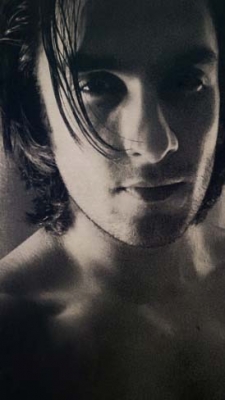 Ranveer Singh wins virtual love with shirtless pics.