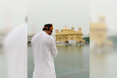 Vicky Kaushal prays for 