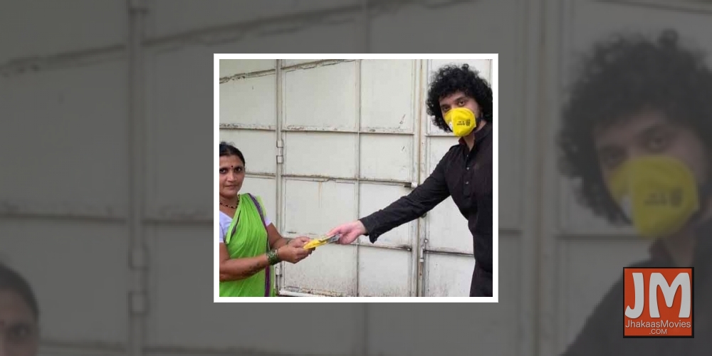 COVID-19: Namashi Chakraborty, Amrin distribute masks.