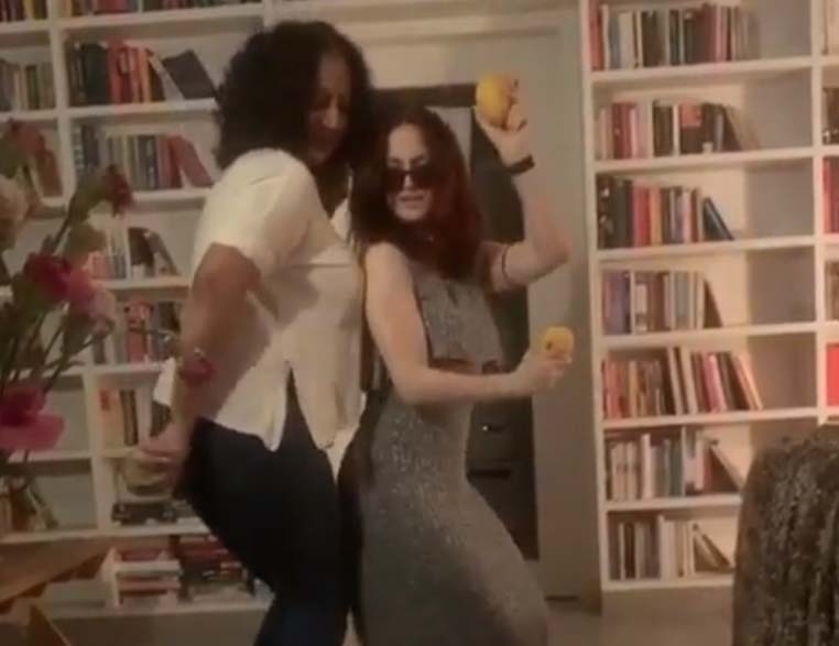 Elli AvrRam comes up with new dance form in hilarious new post.