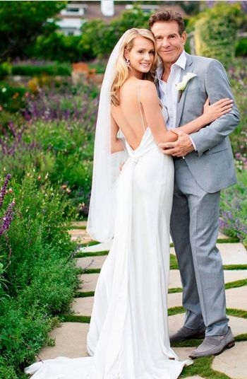 Dennis Quaid secretly marries Laura Savoie.