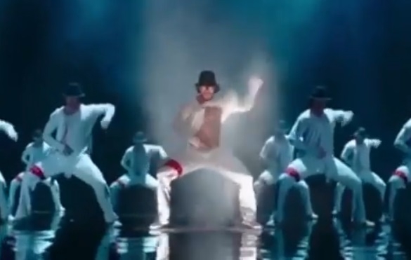 Tiger pays tribute to Michael Jackson with 'Munna Micheal' numbers.