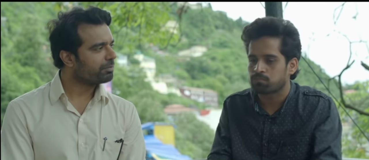 "Chaar Pandrah", a short film made in 1.5 lakh international OTT platforms is doing a lot of trend, IAS officer Abhishek Singh is playing an important role!.