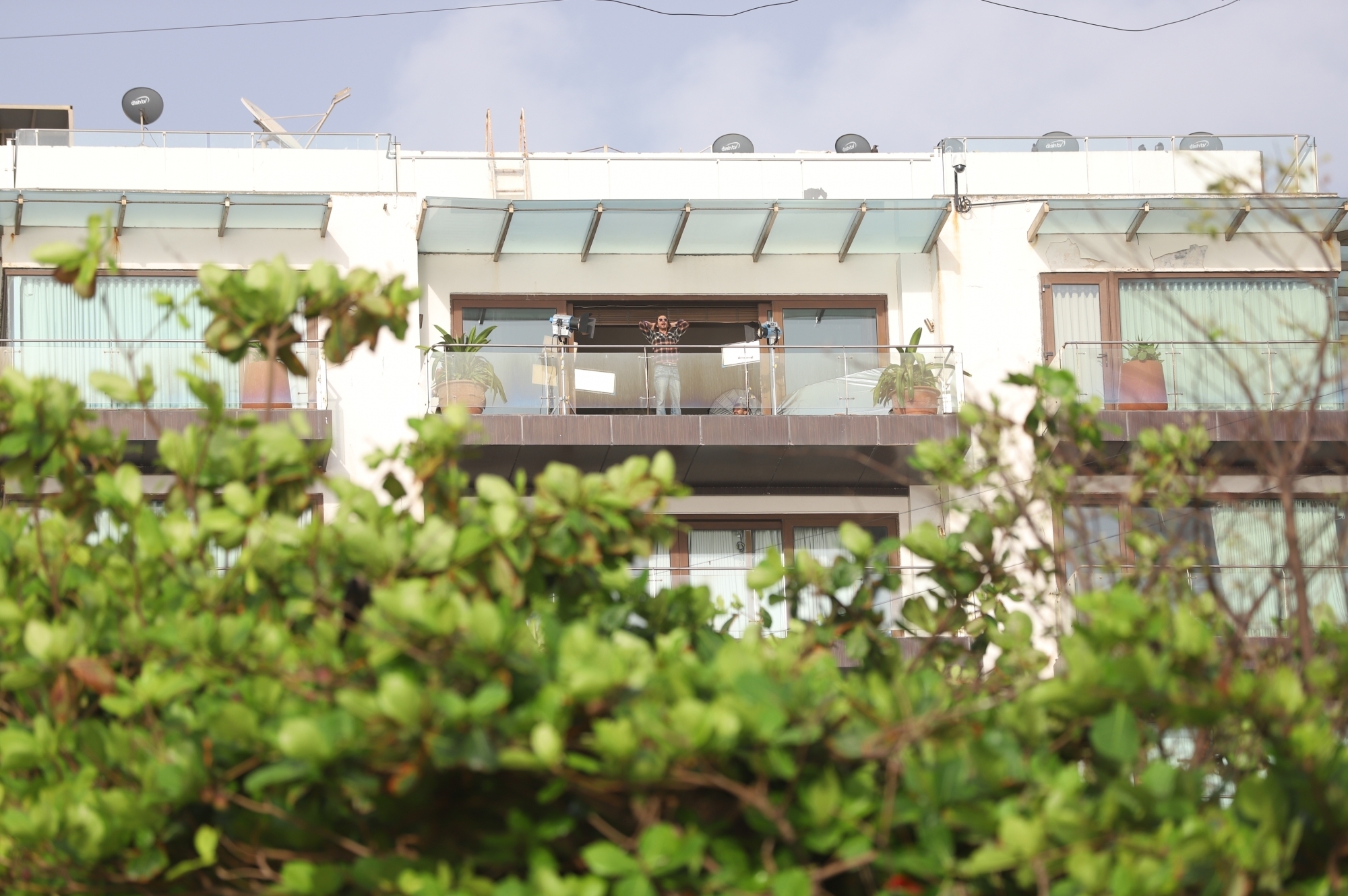 Mumbai: Actor Shah Rukh Khan seen shooting at his sea-facing mansion Mannat in Mumbai's Bandra on June 26, 2020. (Photo: IANS)