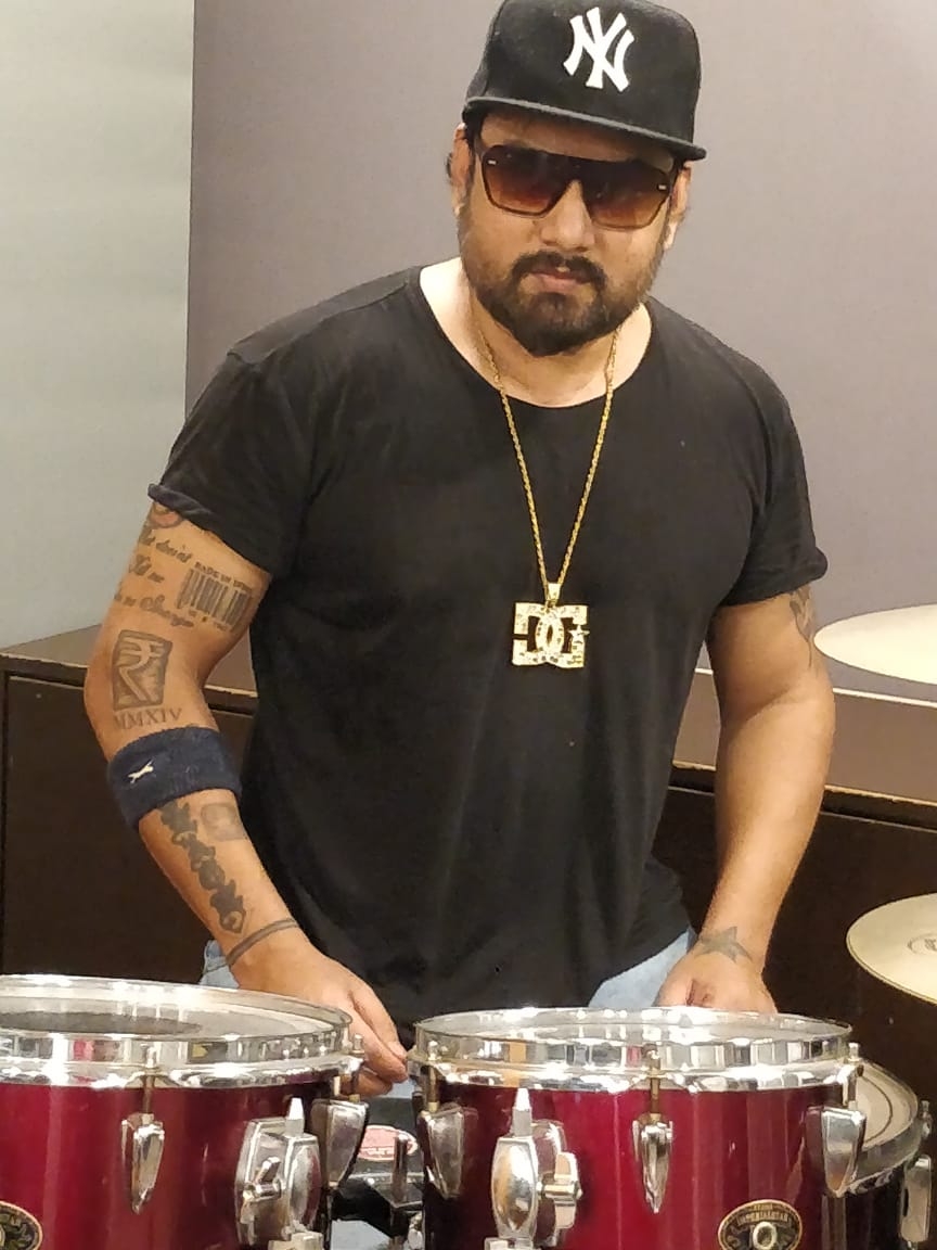 Hiteshwar's new rap song 'Padhega Likhega Toh Hoga Nawab' liked by youth.