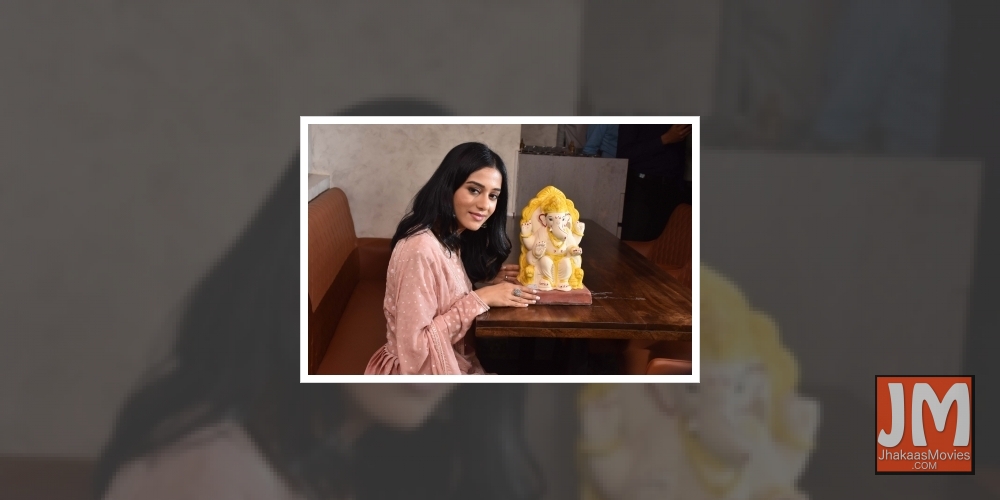 Amrita Rao roots for eco-conscious Ganesh Chaturthi celebration
