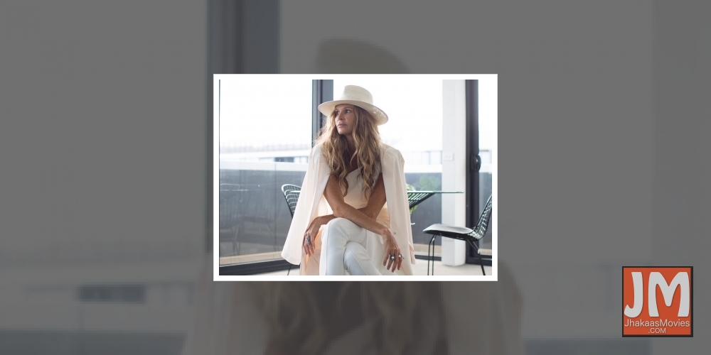 Supermodel Elle Macpherson.