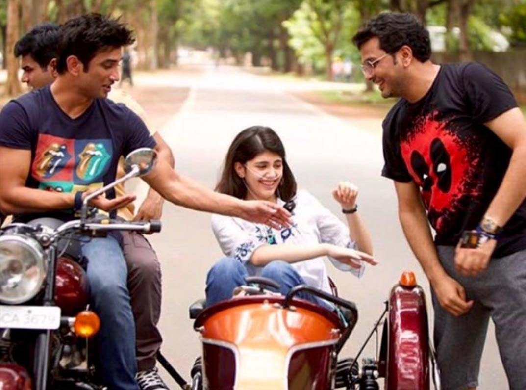 Sanjana shares unseen pic of Sushant from 'Dil Bechara' set.