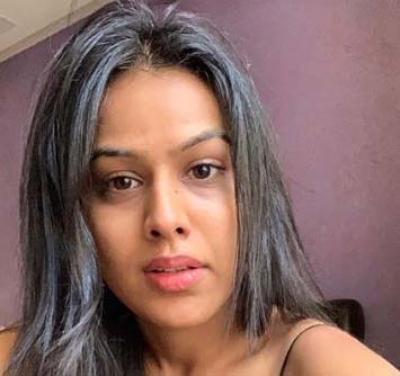 Mumbai, July 5 (IANS) Television actress Nia Sharma has posted a new picture of herself and added a quirky disclaimer to it.