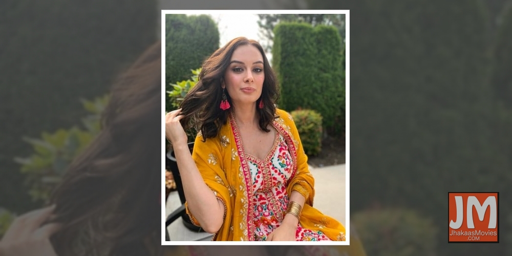 Evelyn Sharma: Indian attires are so classy.