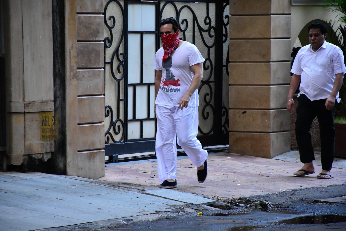 Mumbai: Actor Saif Ali Khan seen at Bandra in Mumbai on July 10, 2020. (Photo: IANS)