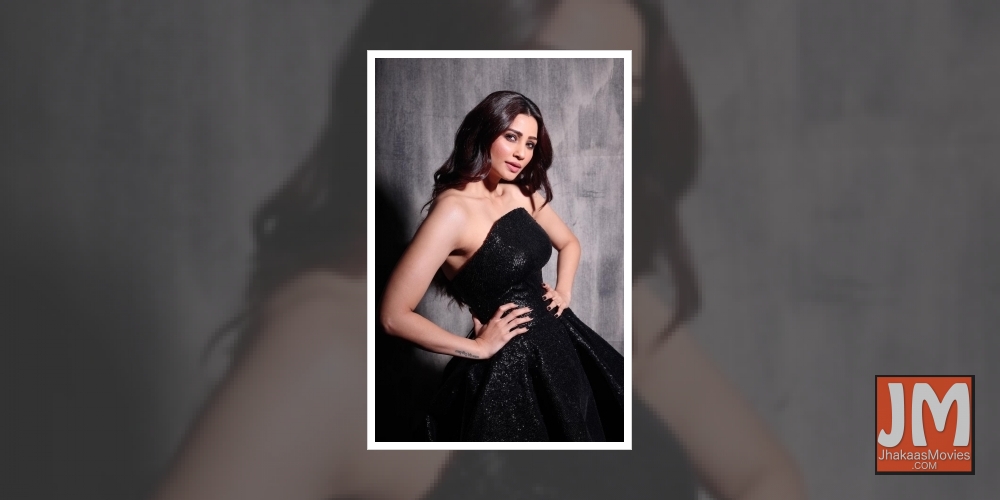 Daisy Shah unveils her YouTube channel image