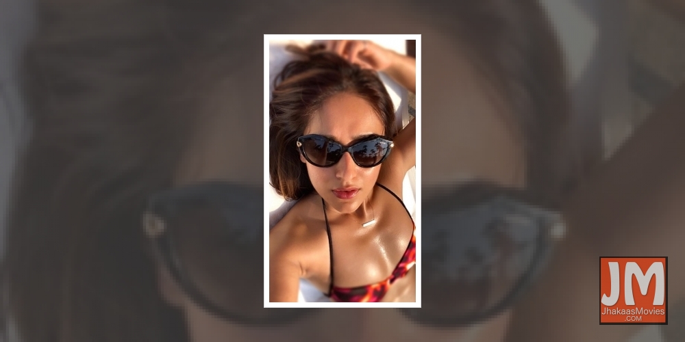 Ileana is missing 'pool days and getting gloriously toasted in the sun'