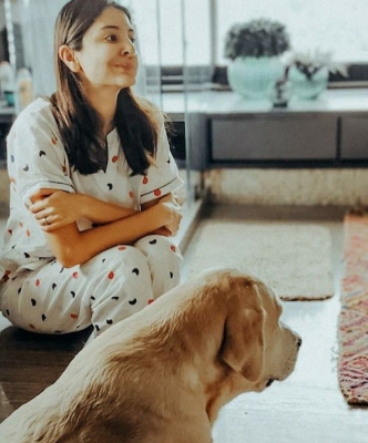 Anushka Sharma highlights the importance of oil pulling for dental hygiene.