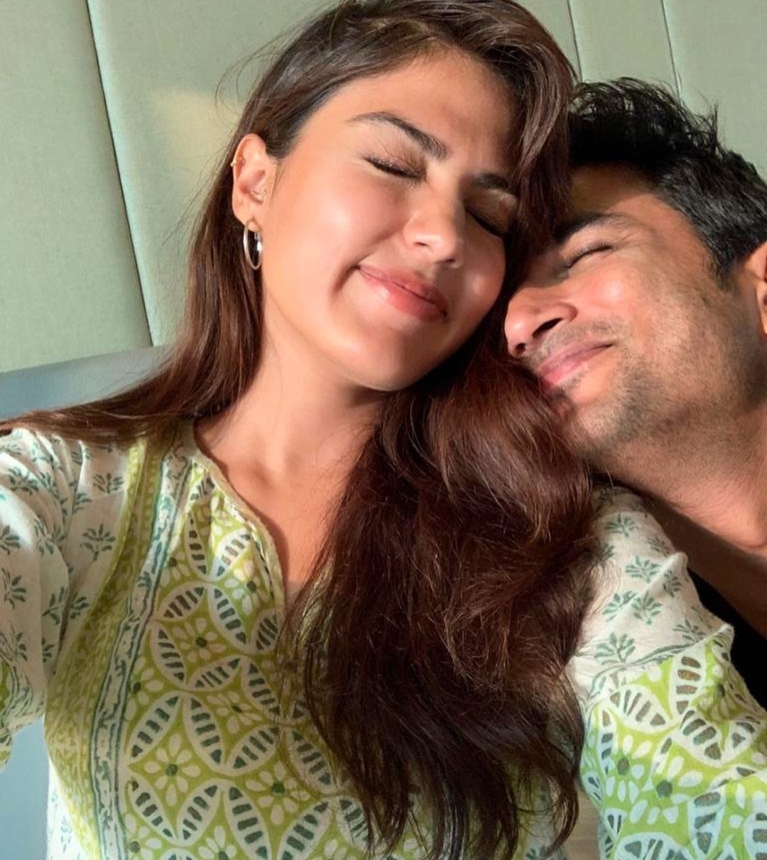 Sushant's 'girlfriend' Rhea Chakraborty requests Amit Shah for CBI probe.