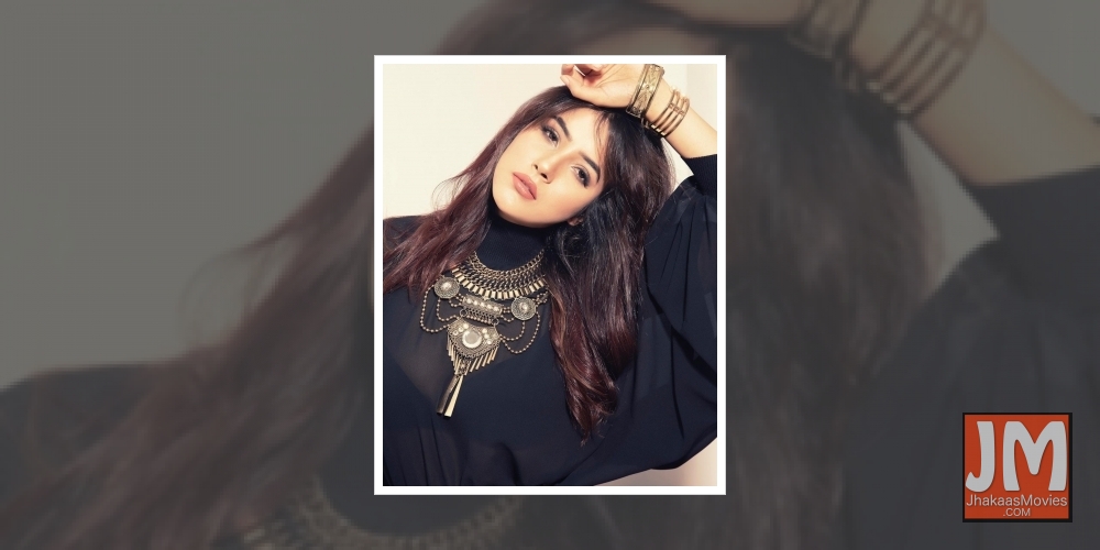 Shehnaaz Gill flaunts the 'black diva' look.