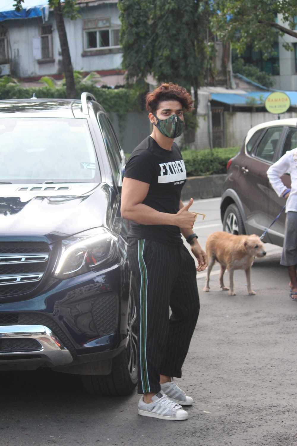 Mumbai: Actor  Gurmeet Chaudhary and wife, seen in Juhu on July 21, 2020. (Photo: IANS)