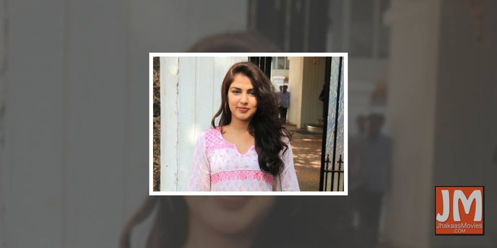 Rhea Chakraborty, family left building in middle of night: Reports