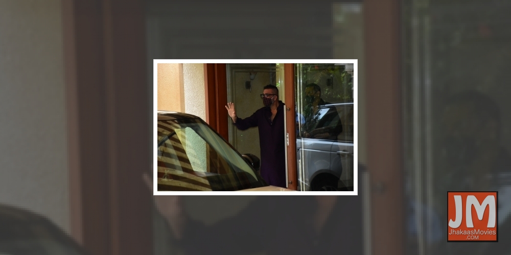 Mumbai: Bollywood actor Sanjay Dutt returns home after being discharged from hospital in Mumbai on Aug 10, 2020. The 61-year-old actor was admitted to Lilavati Hospital on Saturday evening after he complained of breathlessness and uneasiness in the chest.