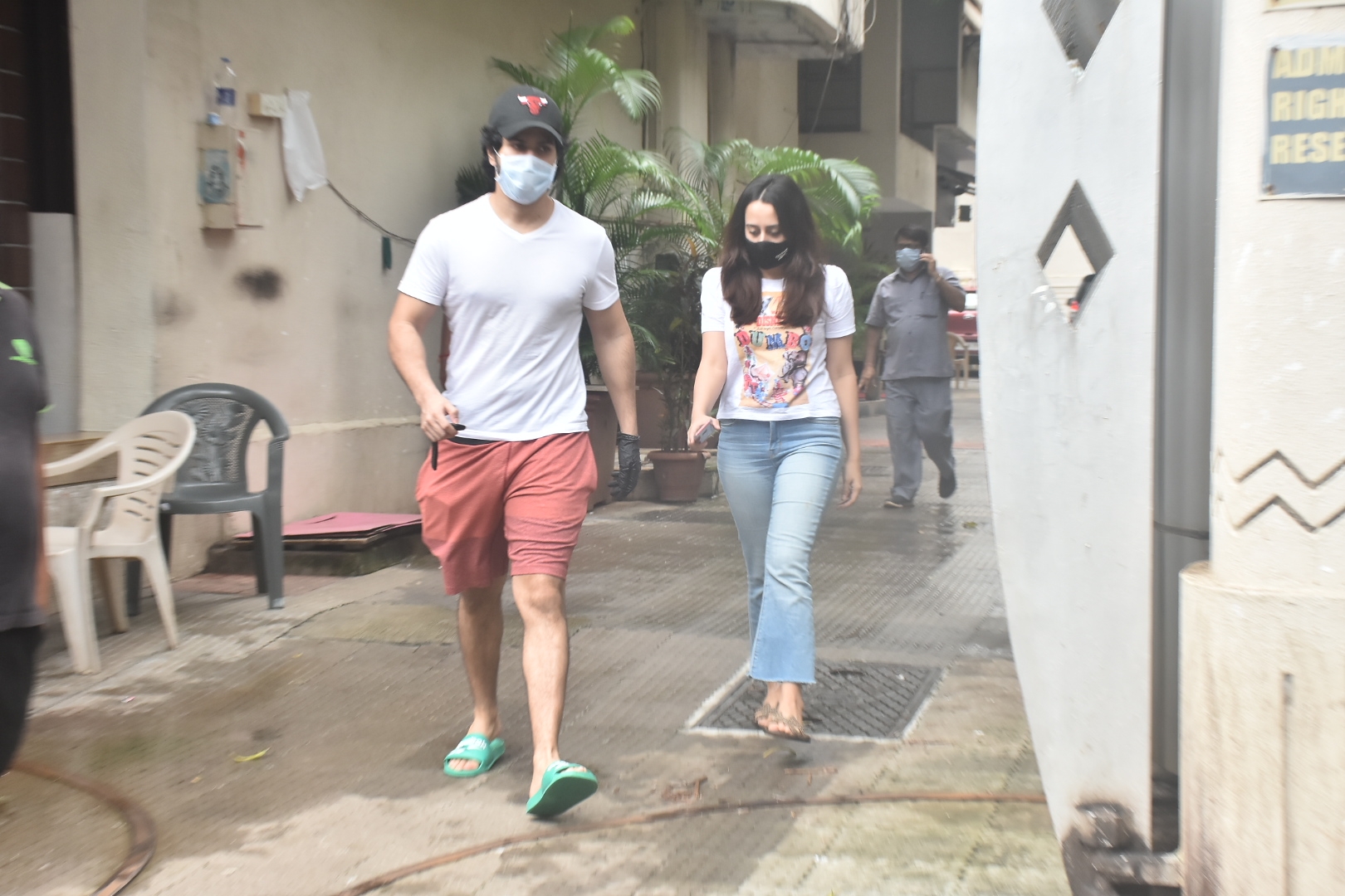 Mumbai: Actor Varun Dhawan and his girlfriend Natasha Dalal seen at Bandra in Mumbai on Aug 11, 2020. (Photo: IANS)